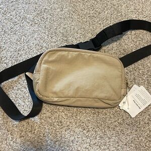 Lululemon mini belt bag Trench/Black